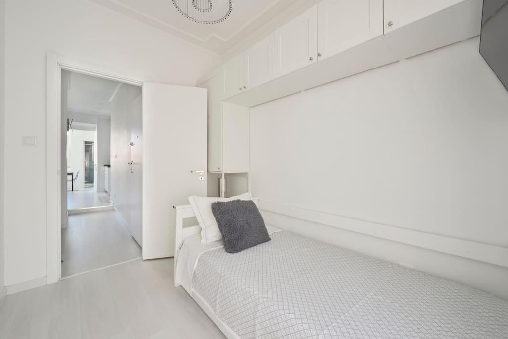 Bright Brand In Center With Ac Appartement